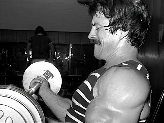 Mike Mentzer, leyenda del culturismo, expuso la problemática del consumo excesivo de esteroides y drogas (Instagram: @mentzerhit)