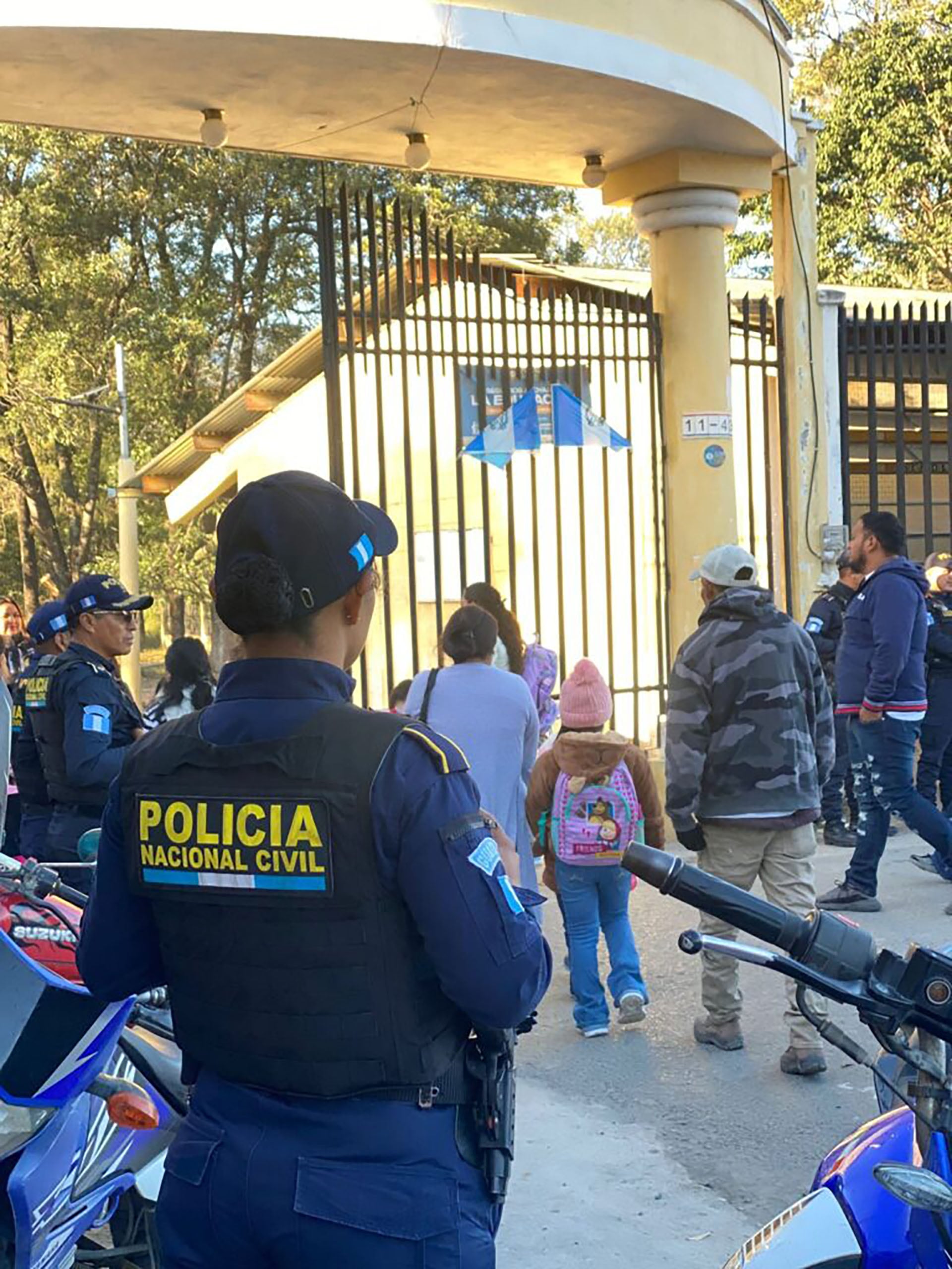 El gobierno de Guatemala refuerza protocolos en escuelas, tras recibir 12 amenazas virales
