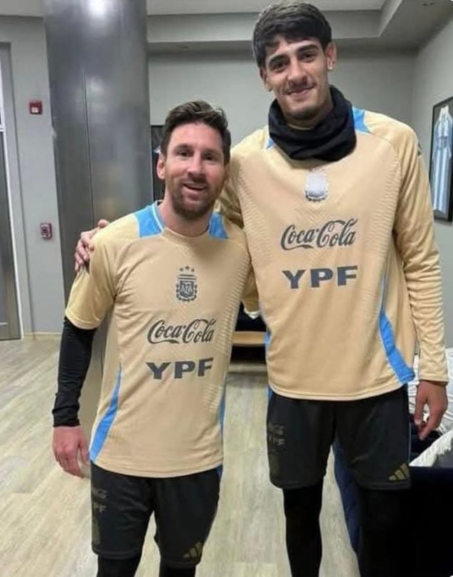 Mariano Troilo con Lionel Messi en una de sus convocatorias a la selección argentina