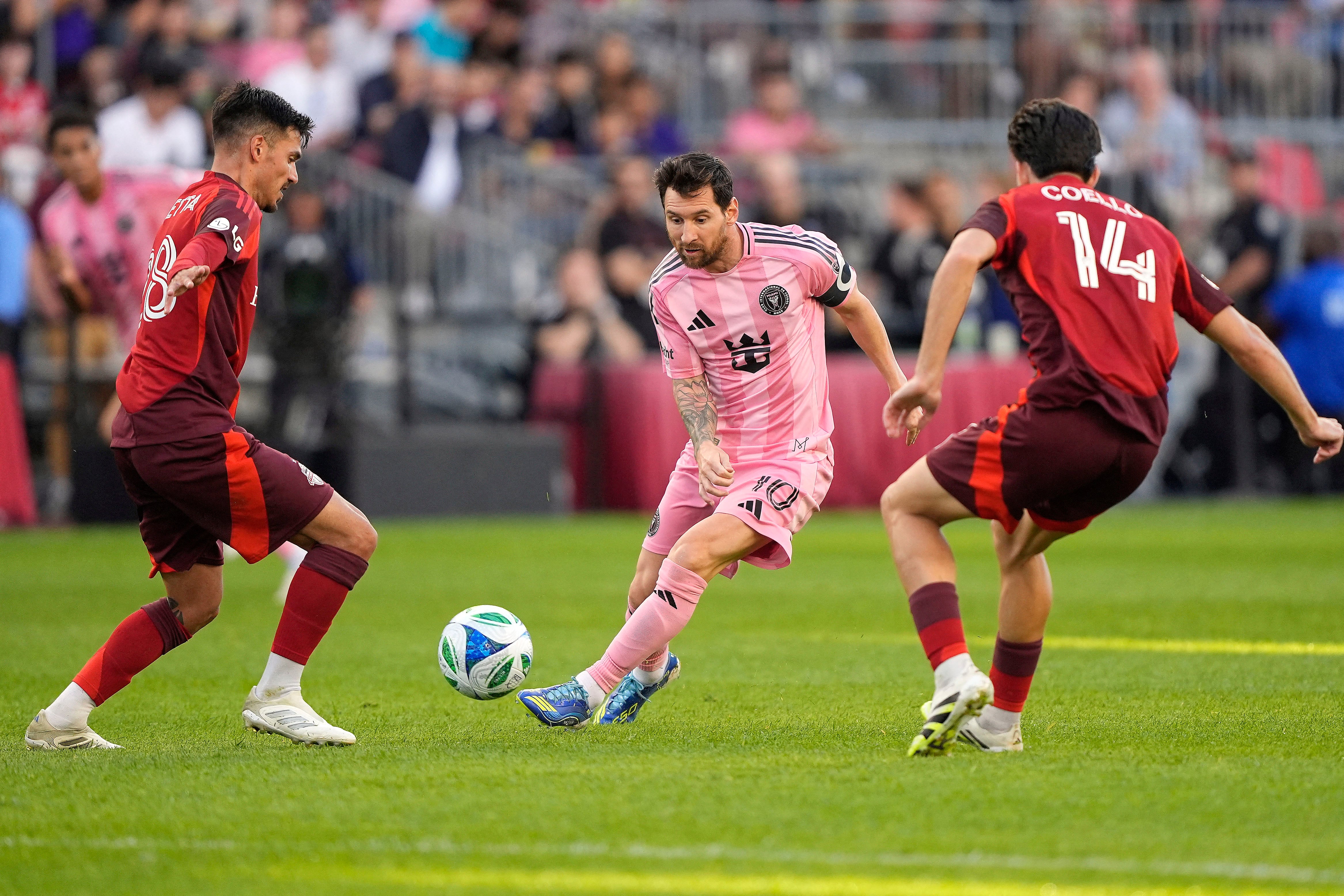 Lionel Messi en acción ante Toronto FC por la MLS (John E. Sokolowski-Imagn Images)