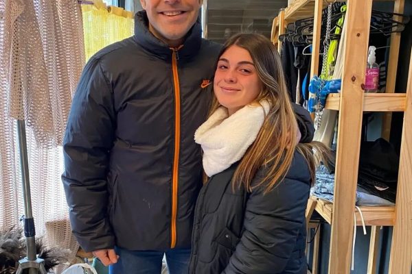 El llanto viral de una fanática al cruzarse con Peter Lanzani: “Desde chiquita soñaba con verlo”