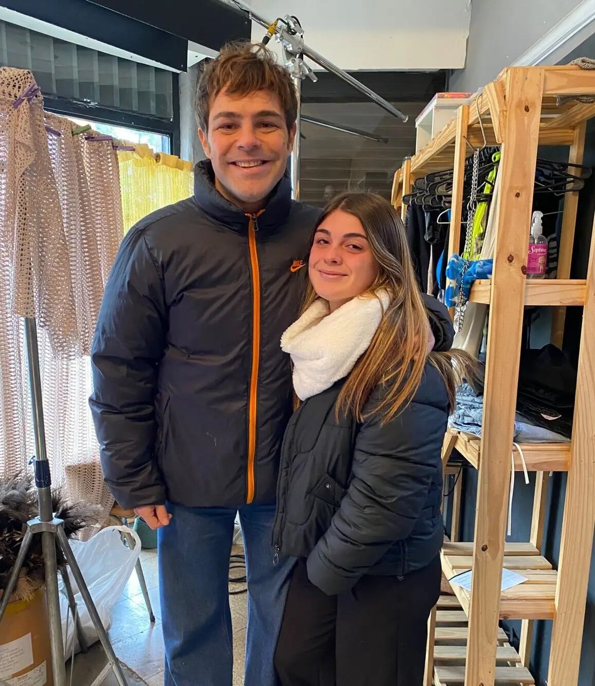 El llanto viral de una fanática al cruzarse con Peter Lanzani: “Desde chiquita soñaba con verlo”