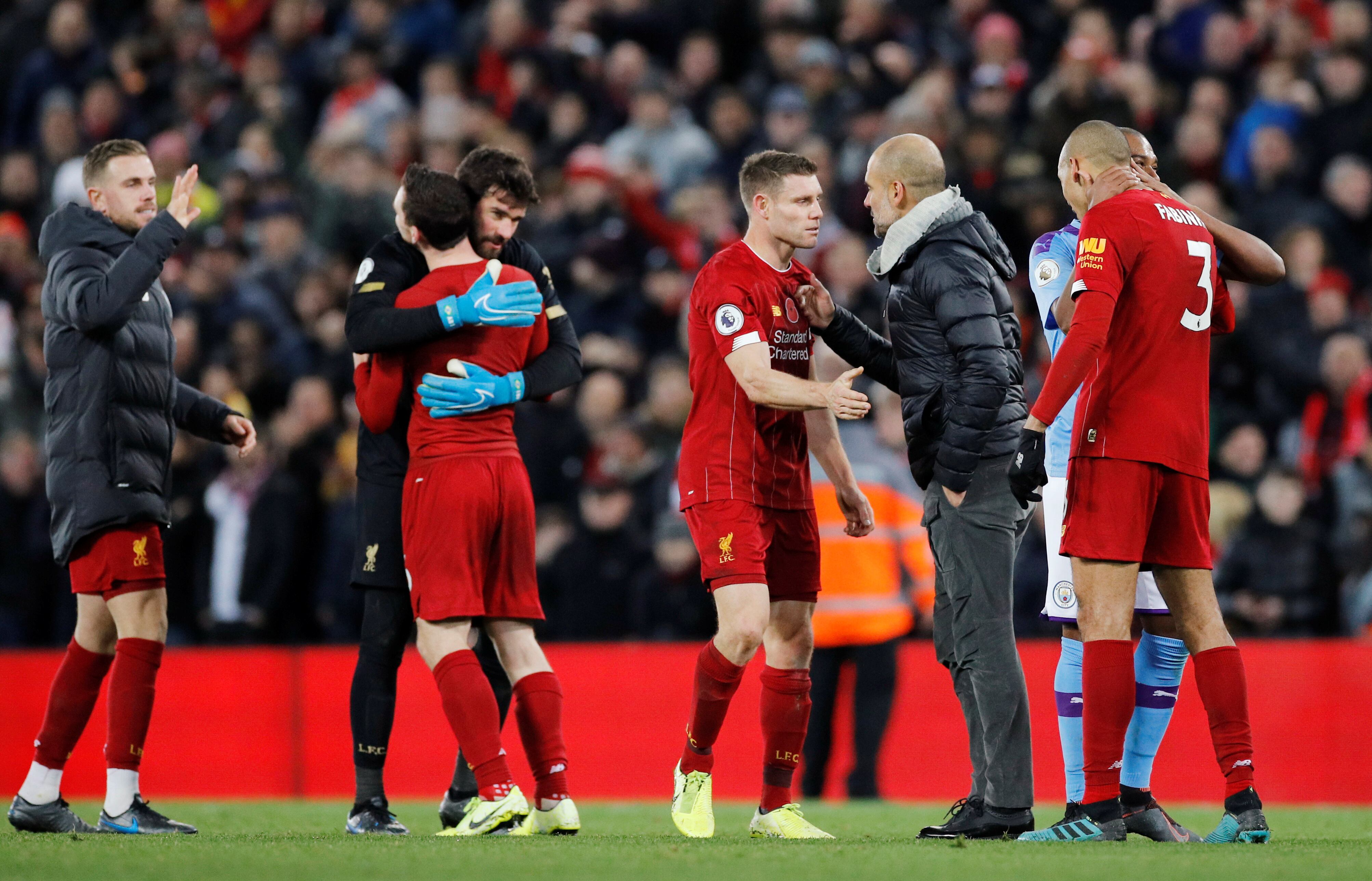 Los egos y las peleas en el vestuario fueron parte habitual de la experiencia de Milner en clubes de la élite, según relató en el pódcast That Peter Crouch Podcast (REUTERS/Phil Noble)