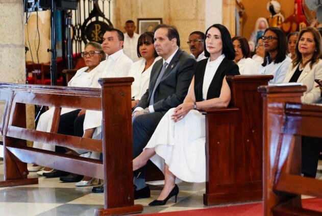 El ministro de Salud anuncia nombramiento definitivo de 1,115 enfermeras en República Dominicana