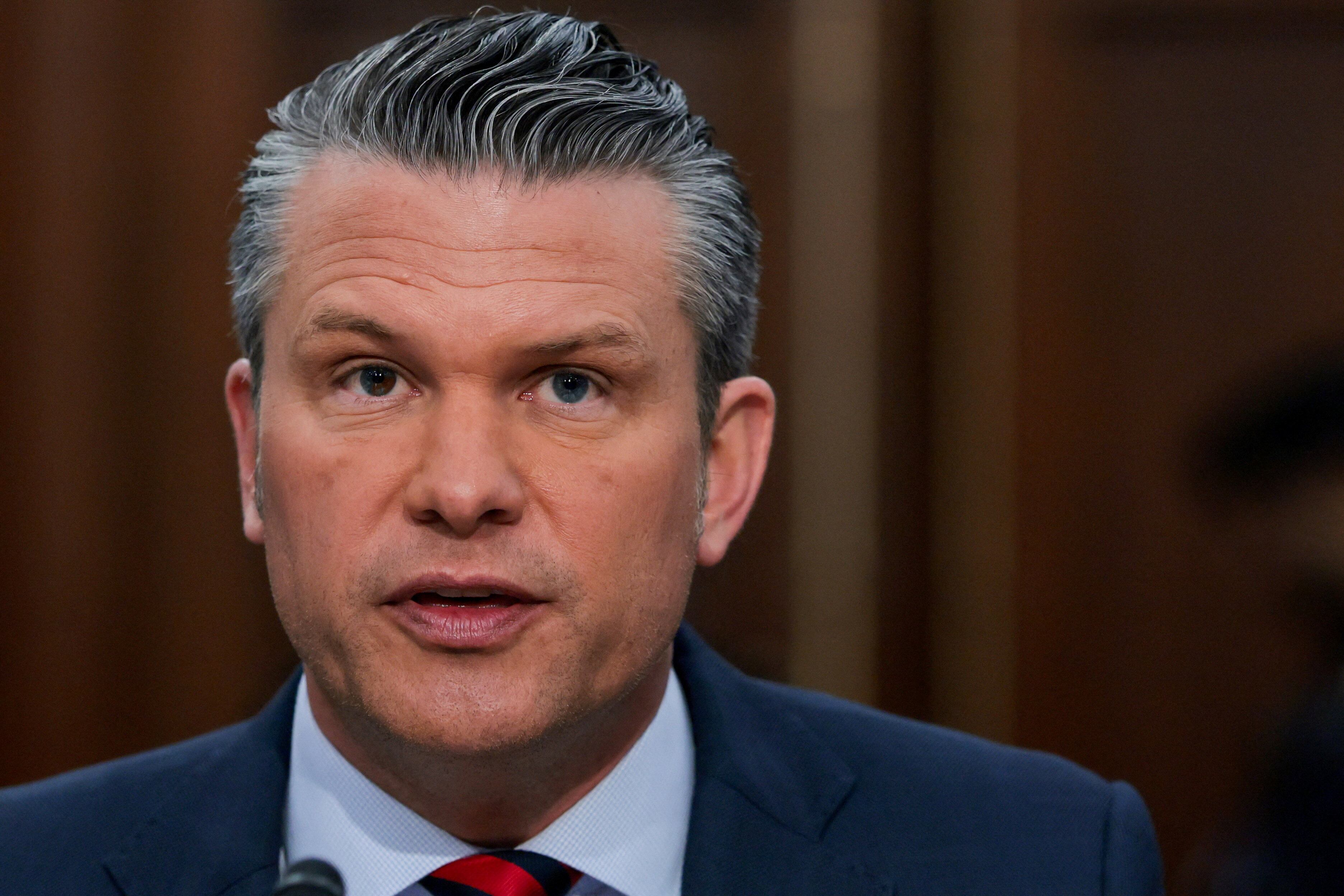 El secretario de Defensa de Estados Unidos, Pete Hegseth, asiste a una audiencia del Subcomité de Asignaciones para la Defensa de la Cámara de Representantes, el 12 de mayo de 2026 (REUTERS/Jonathan Ernst)