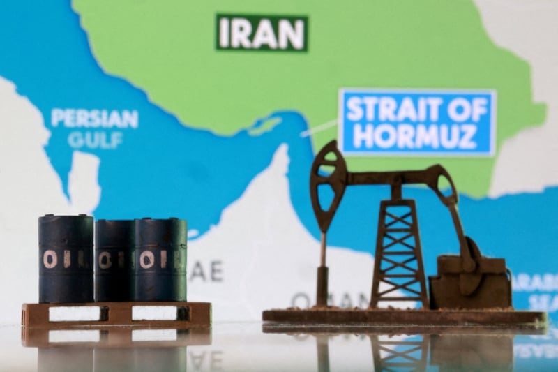 La reacción del mandatario estadounidense aumentó las expectativas de una prolongación del conflicto y elevó los temores sobre nuevas alteraciones en el tránsito marítimo por el estrecho de Ormuz, una vía estratégica para el comercio global de petróleo (REUTERS)