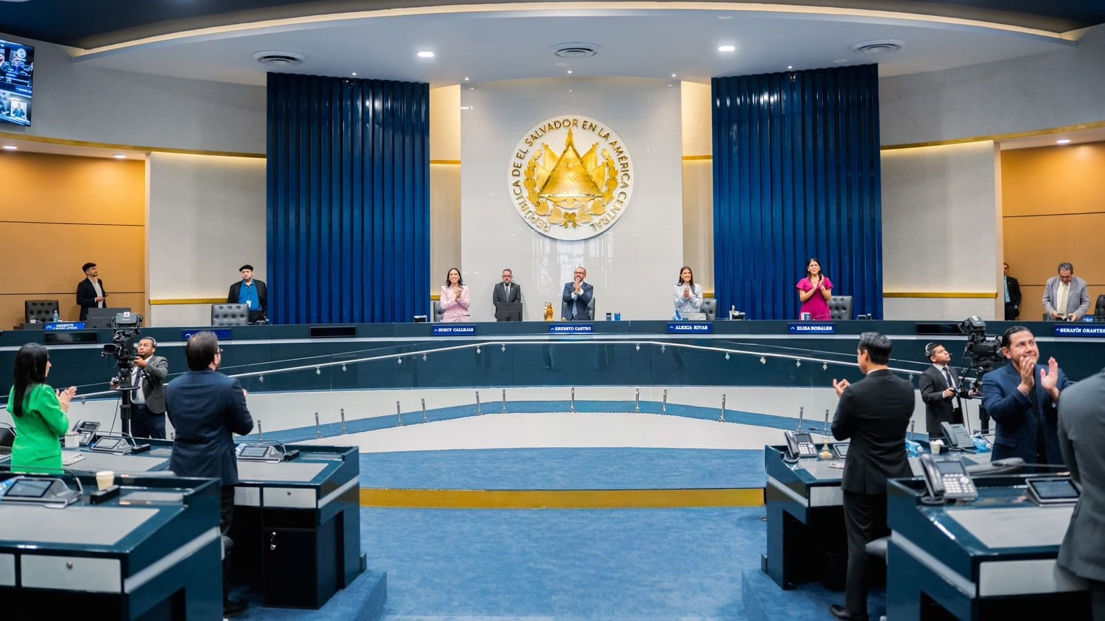 La representación legislativa cambia el mapa político con la reducción de curules en departamentos clave. Nuevos espacios para la diáspora y medidas para garantizar la presencia femenina marcan el inicio de un ciclo electoral distinto (Foto cortesía Asamblea Legislativa)