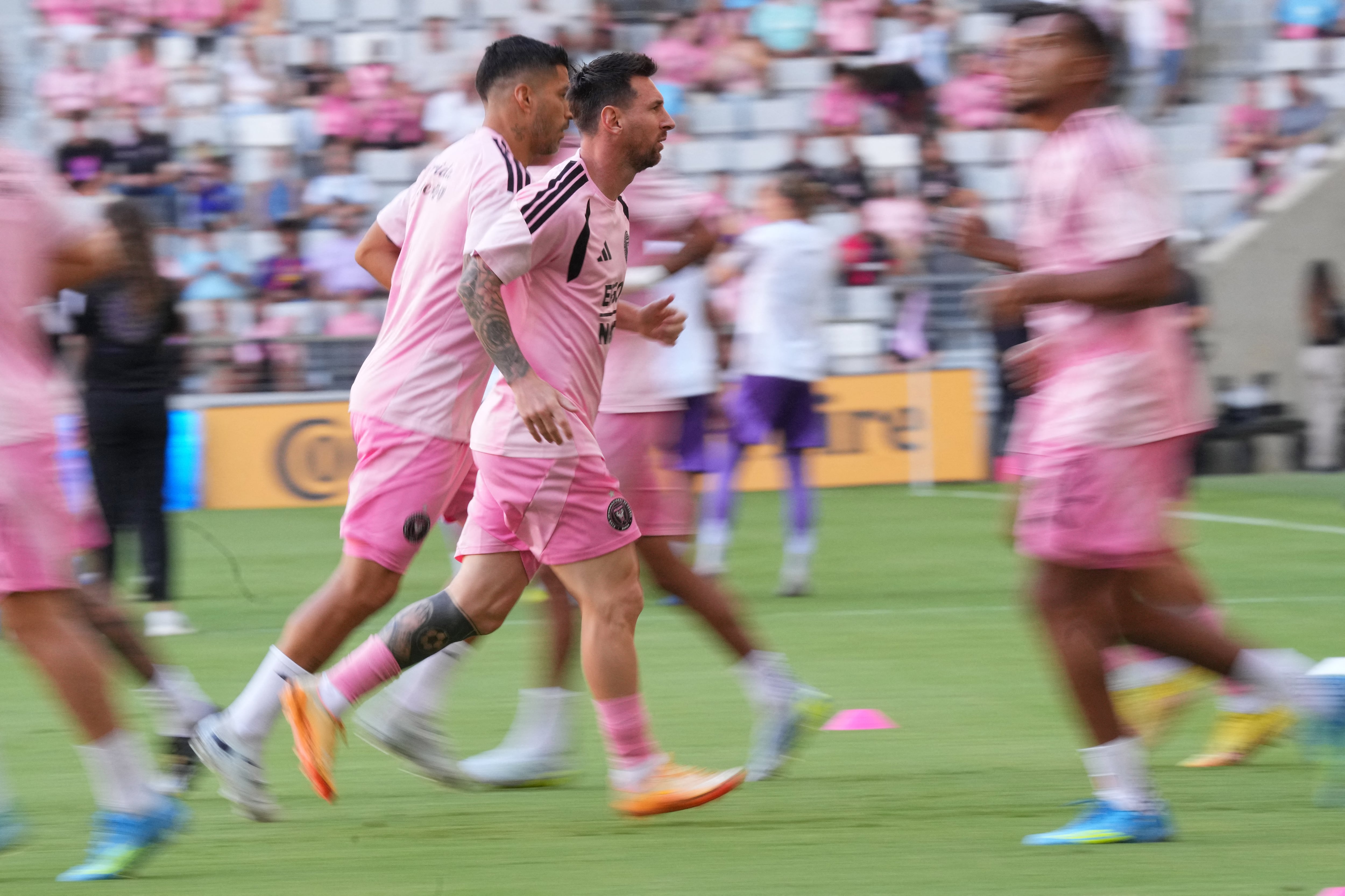 El argentino alcanzó su partido número 100 en la MLS con gol y asistencia (Credit: Jim Rassol-Imagn Images)