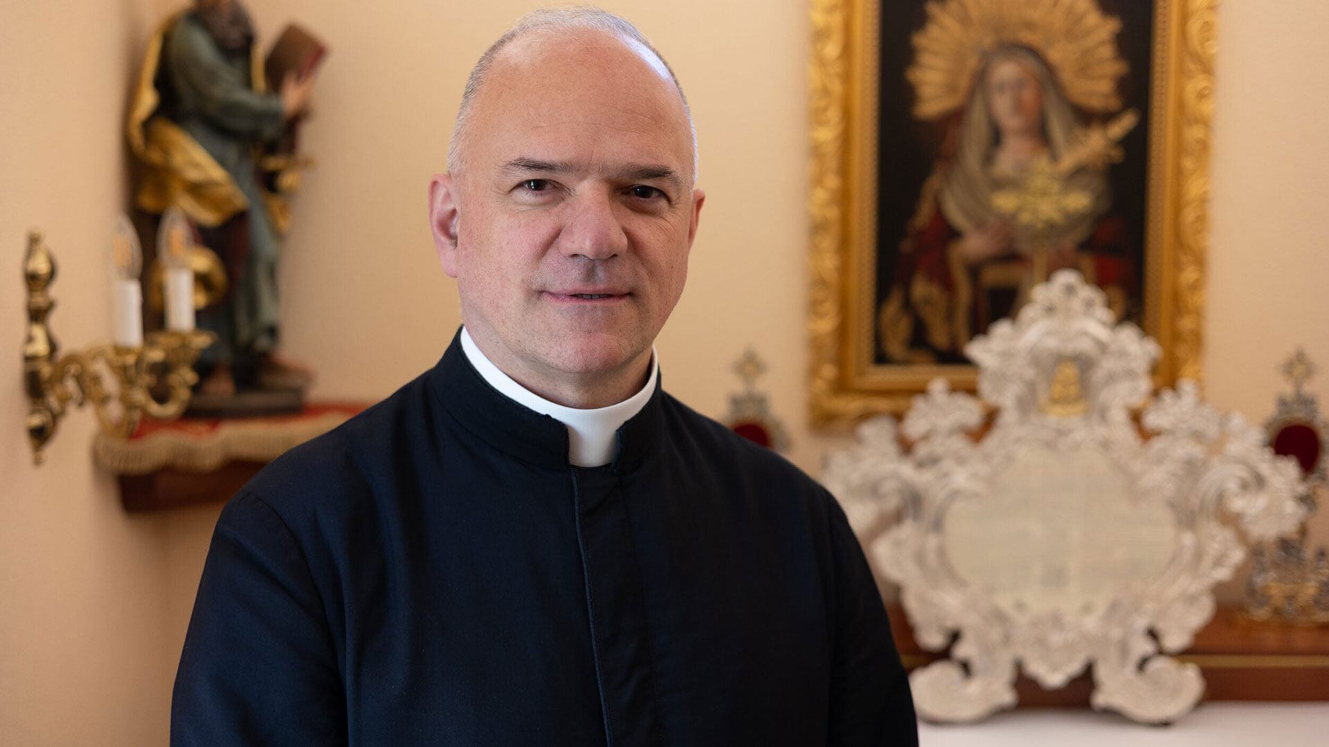El Vaticano amenaza con excomulgar a un grupo tradicionalista que desafía al Papa