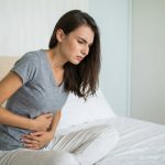 Especialistas explican por qué el momento del día en que se consume manzana puede influir en el bienestar