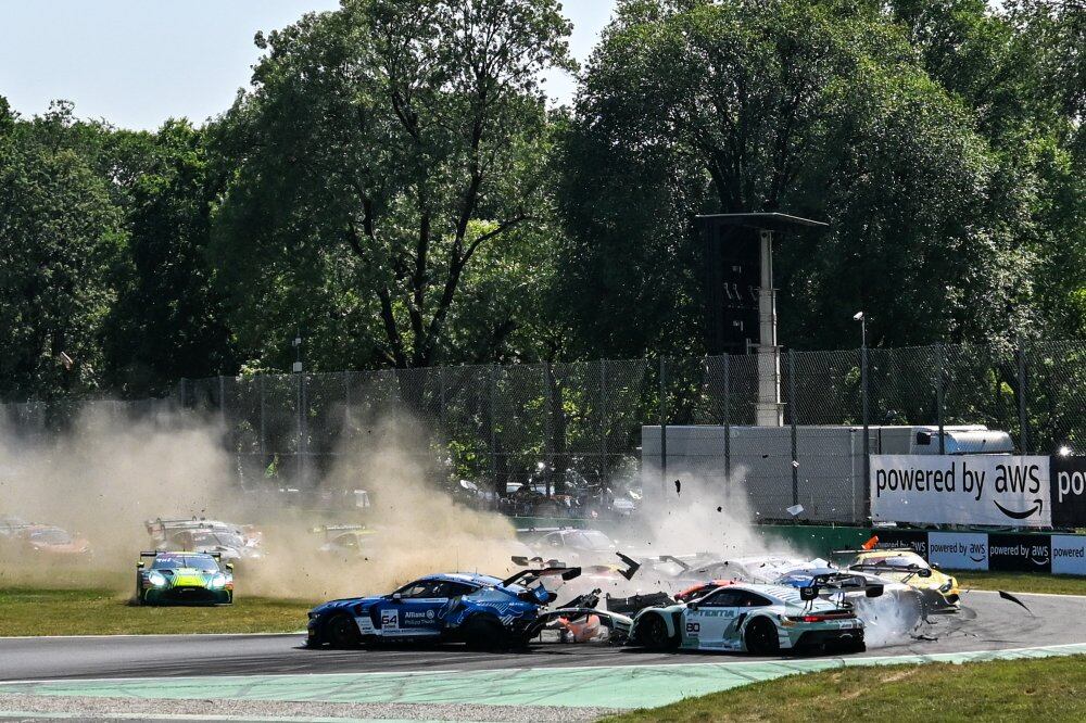 El múltiple choque en la chicana (GT World Challenge)