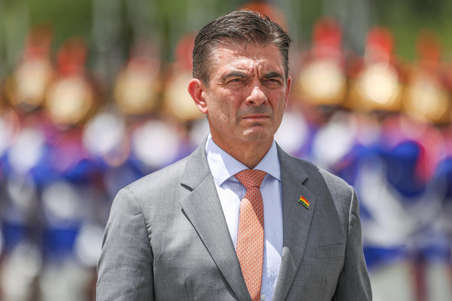 Landau dijo que mantuvo una conversación telefónica con Paz y expresó preocupación por el deterioro de la situación