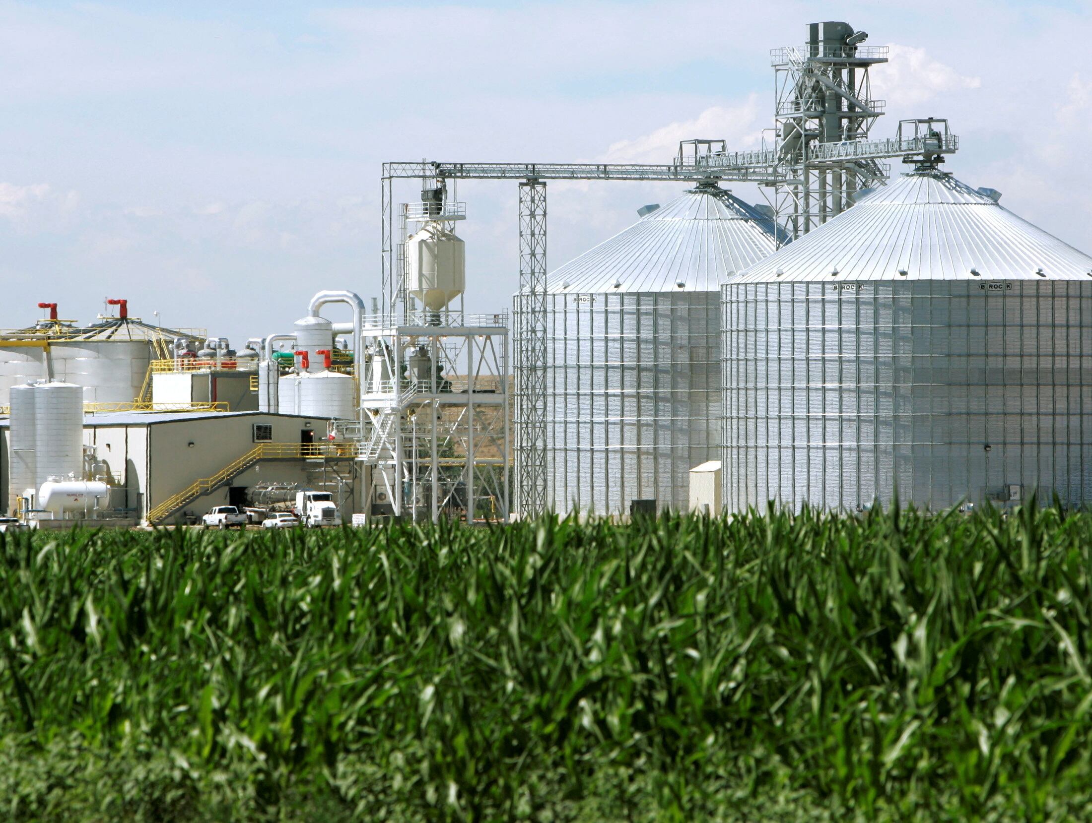 Planta de etanol y silos de maíz en Windsor, Colorado, vinculados al comercio de biocombustibles de EEUU. (REUTERS) 
