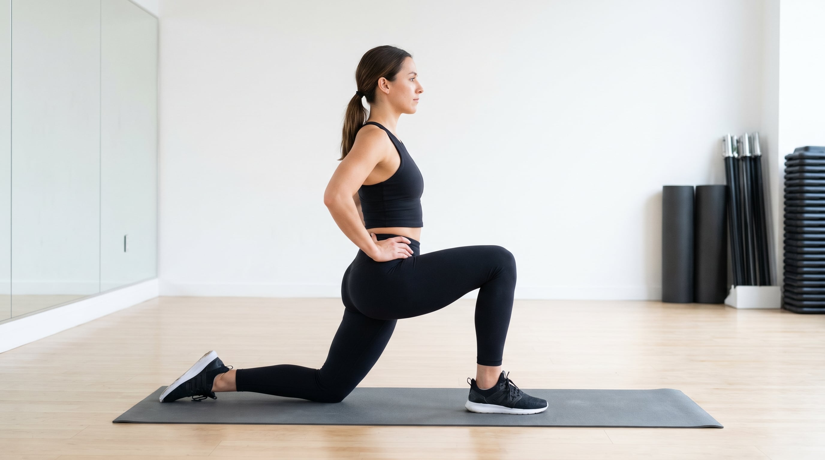 El estiramiento diario favorece la flexibilidad muscular y ayuda a prevenir molestias y lesiones según expertos en salud (Imagen Ilustrativa Infobae)