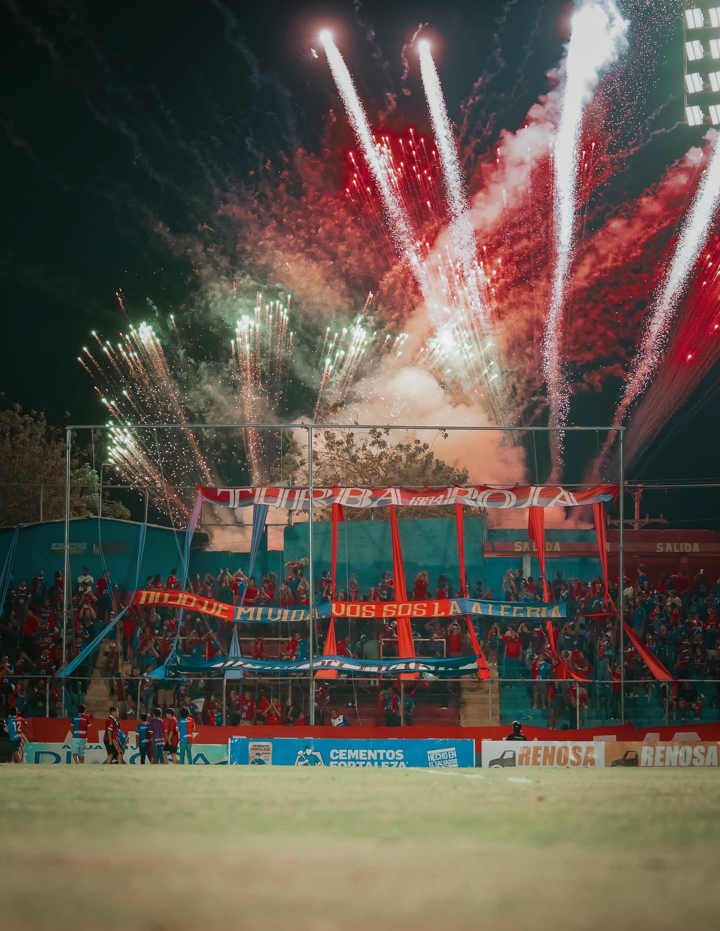 El club santaneco convoca a 49.085 aficionados, logrando la mayor asistencia en 11 partidos de local en El Salvador.(Cortesía: FAS)