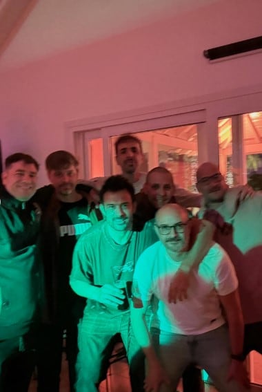 Fiesta sorpresa, brindis y mensajes de amor: así fue el cumpleaños de Darío Cvitanich junto a Ivana Figueiras y amigos