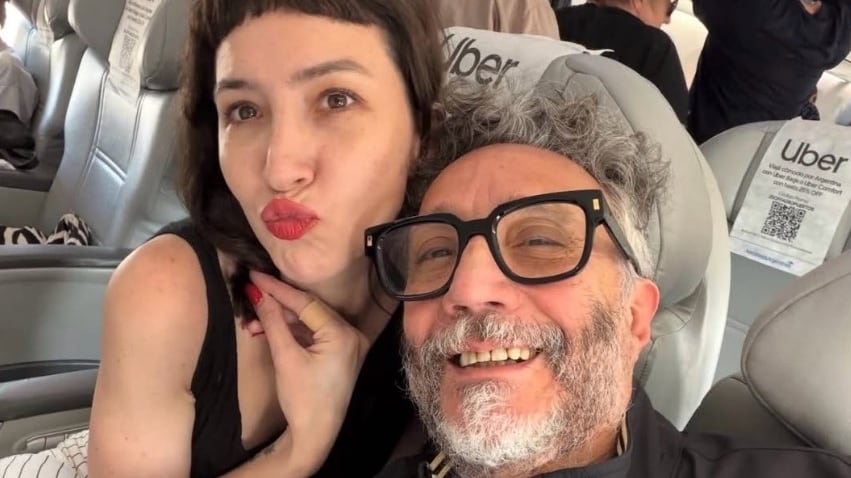 Fito Páez y Sofía Gala se dieron su primer beso en público: el video del romántico momento
