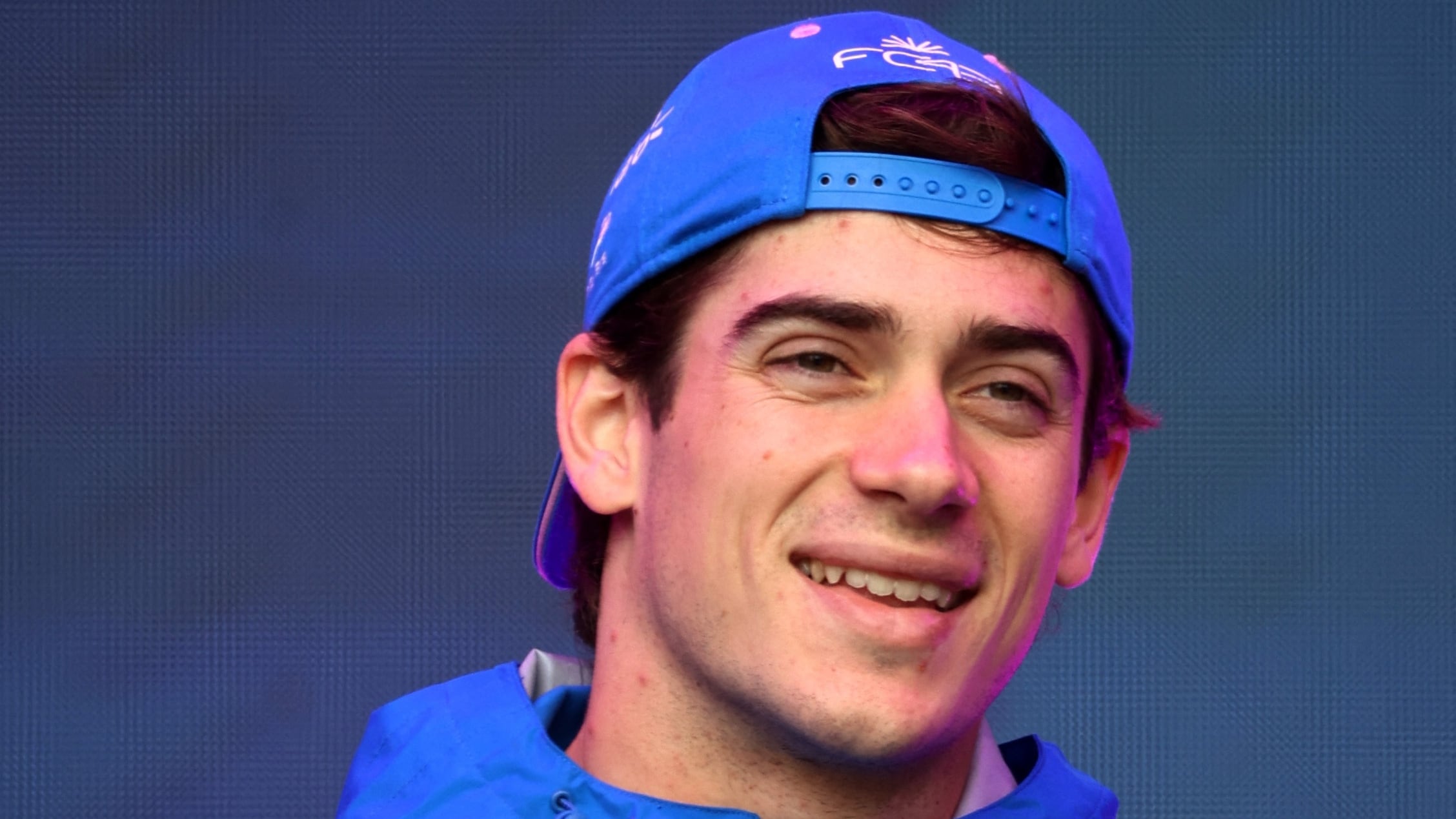 Sonríe Franco Colapinto. Celebra su cumpleaños 23 con otra meritoria marca en la F1 (REUTERS/Tomas Cuesta)