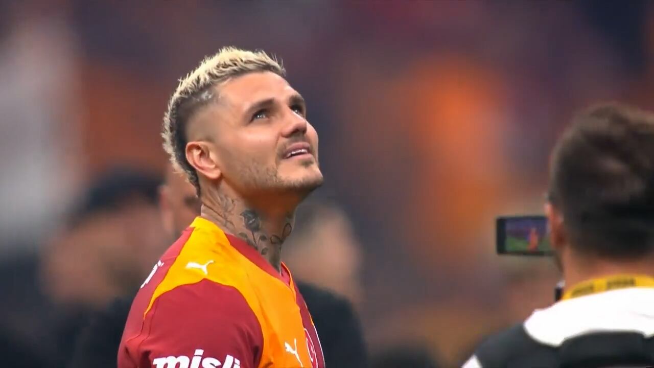Mauro Icardi emocionado tras la victoria ante Antalyaspor que sentenció el cuarto título consecutivo para el Galatasaray