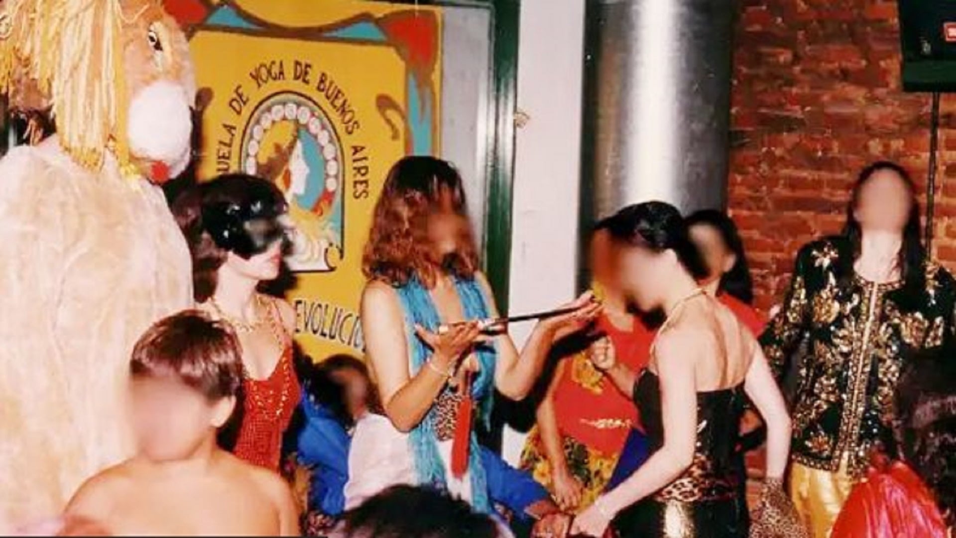 Fiesta retro: la Escuela de Yoga a comienzos de los años 90