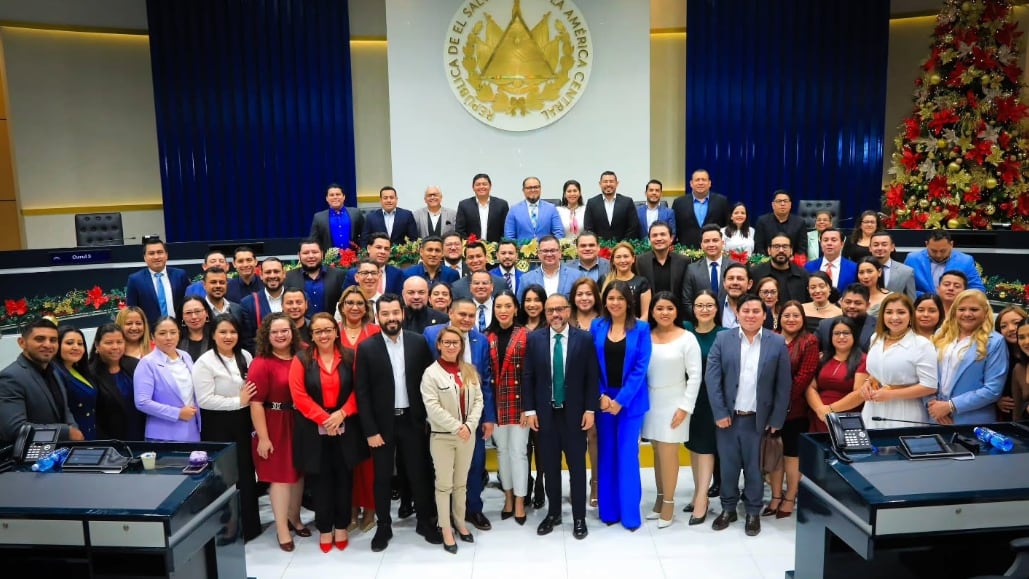 El máximo órgano parlamentario del país respalda modificaciones recientes en la composición de sus curules. Representantes políticos buscan equidad y reconocimiento hacia compatriotas migrantes, abriendo escenarios renovados para el poder legislativo nacional (Foto cortesía diputado Ángel Lobos)