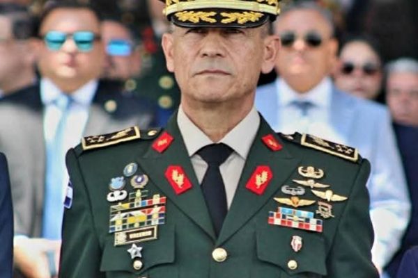 Honduras: FFAA oficializan ascensos militares tras aval del Congreso en medio de debate político