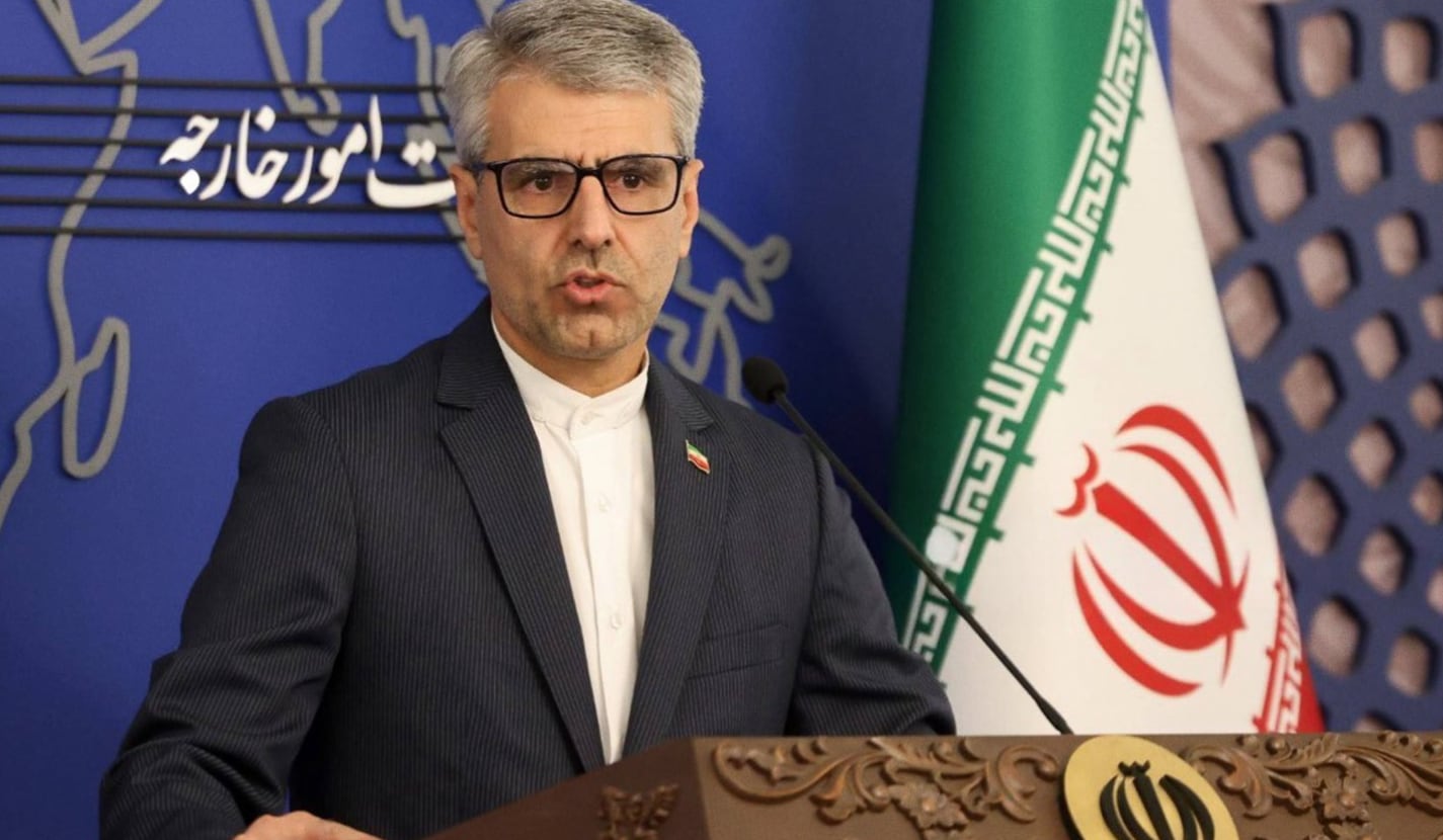 El portavoz del Ministerio de Exteriores, Ismail Bagaei, indicó que el mensaje de Washington llegó a Teherán a través de Pakistán y está bajo revisión antes de una respuesta oficial