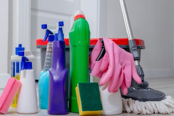 La ANMAT prohibió la venta de una marca de productos de limpieza por falta de regularización