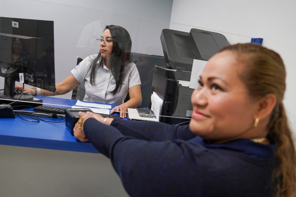 La cantidad de salvadoreños con DUI en el exterior supera los 961,000