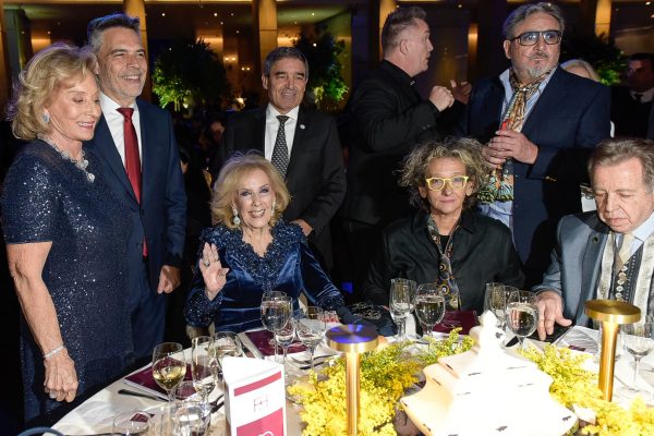 La contundente respuesta de Mirtha Legrand sobre el Martín Fierro que recibió Wanda Nara