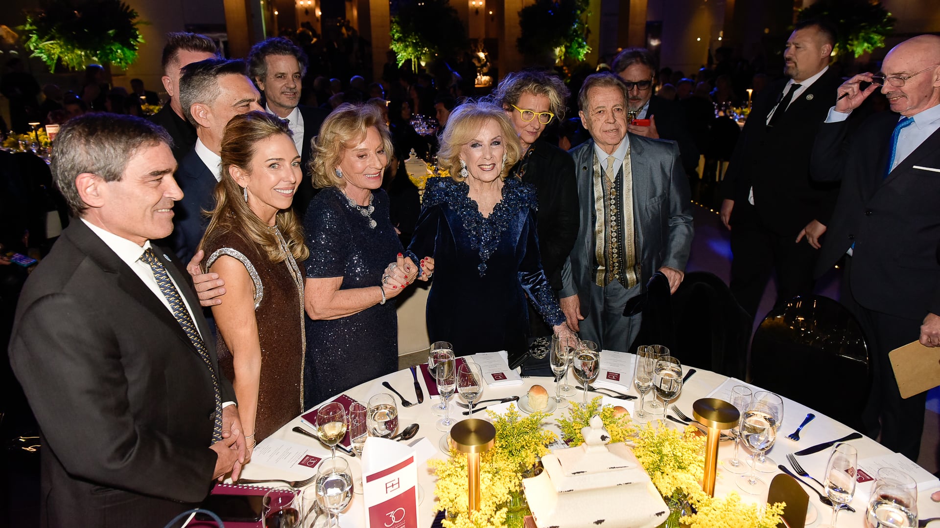 Mirtha Legrand, presidenta honoraria de la Fundación Fernández, junto a Miriam y Mariana Bagó, el ministro de Salud porteño Fernán Quirós y Héctor Vidal Rivas (Gustavo Gavotti)