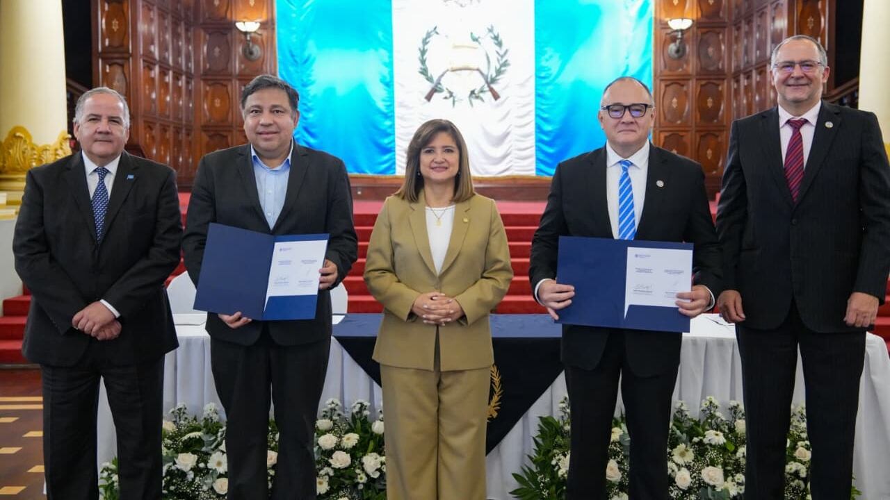 Una hoja de ruta conjunta redefine prioridades nacionales. Voces oficiales resaltan la urgencia de cerrar brechas y apostar por soluciones innovadoras. Expectativa ante los cambios prometidos en los próximos años (Cortesía SEGEPLAN)