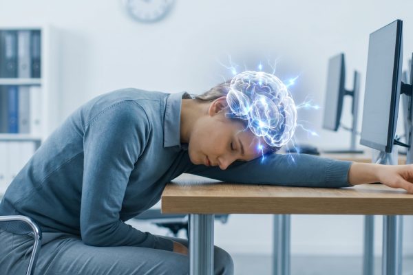La fatiga mental afecta la alimentación y puede llevar a hábitos poco saludables, según una experta en nutrición