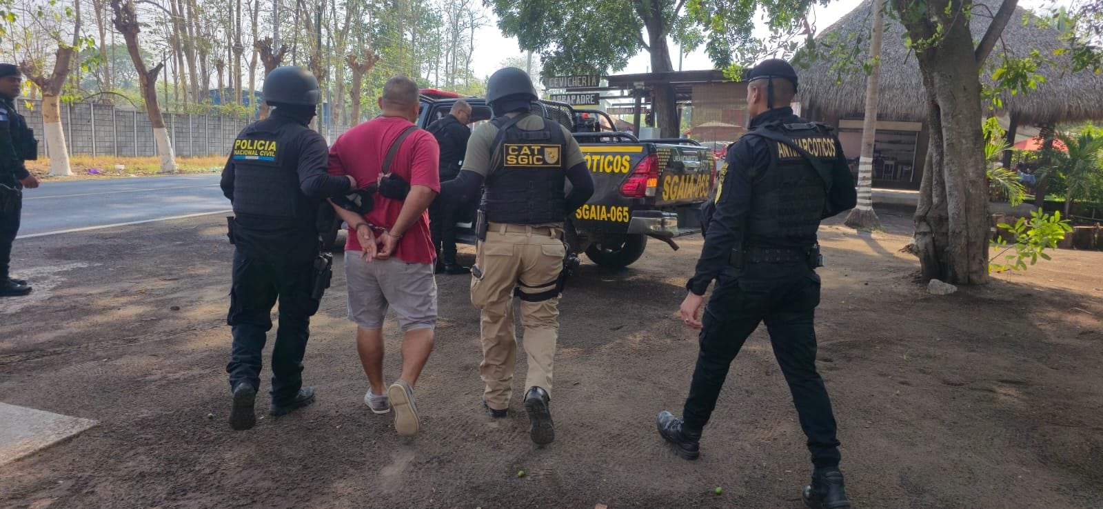 Operativo conjunto desarticula red de narcotráfico en las costas del Pacífico de Guatemala con ocho capturas. (PNCdeGuatemala)