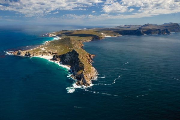 La guerra en Medio Oriente redefine las rutas marítimas de los buques, con África como eje central