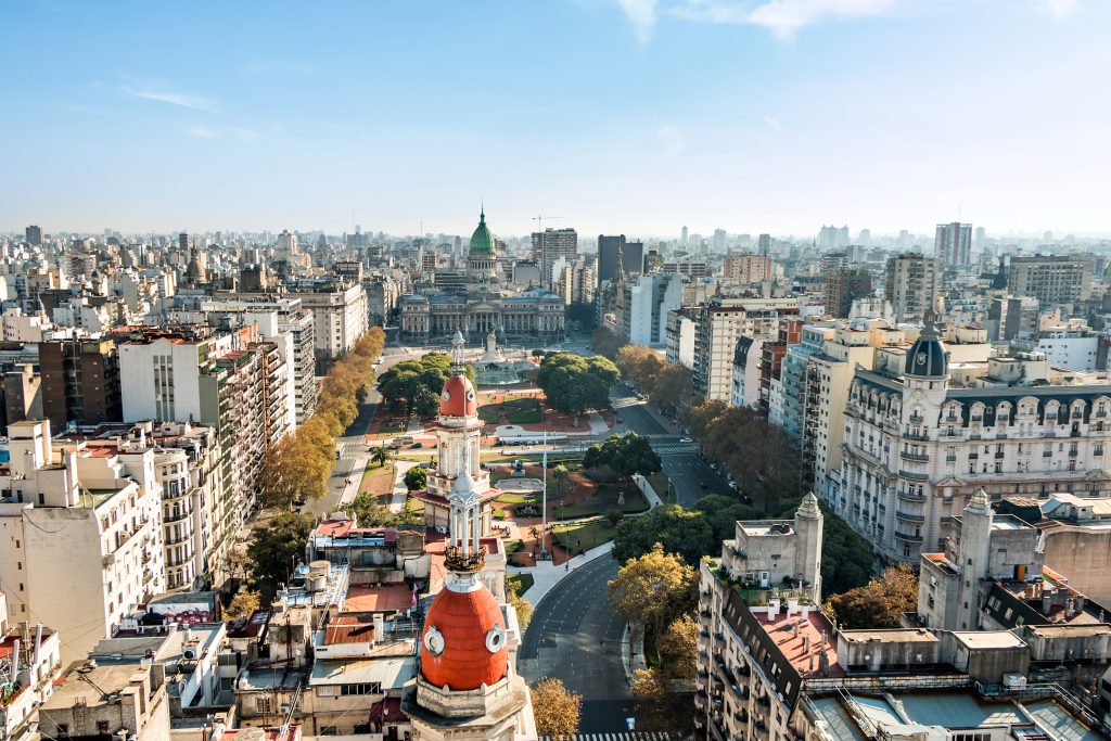 La inauguración del edificio del Congreso: la polémica por el dinero gastado y el crimen del arquitecto que lo diseñó