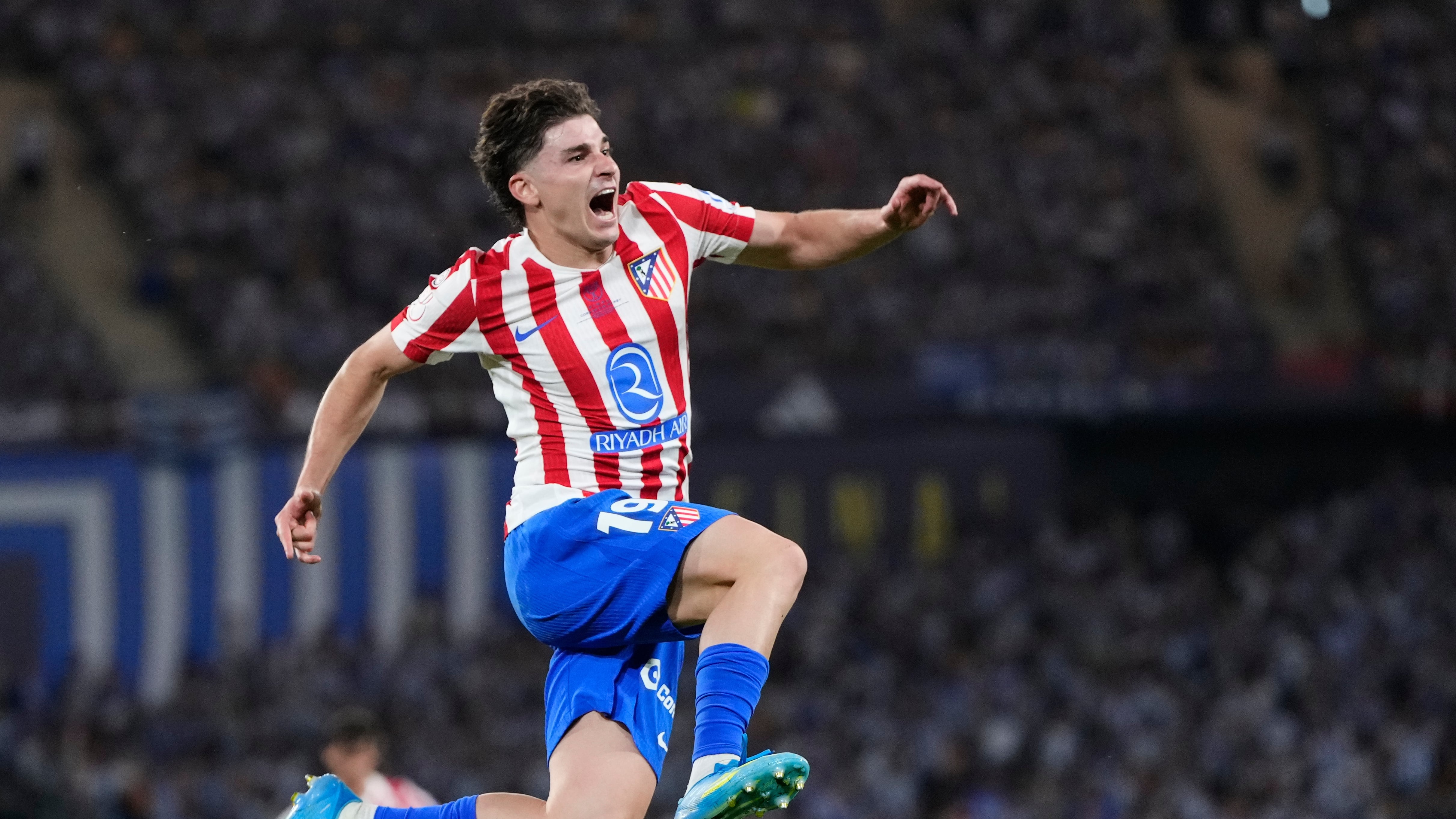 Julián Álvarez es una de las principales figuras del Atlético de Madrid y es seguido de cerca por PSG, Barcelona y Arsenal (AP Foto/José Bretón)
