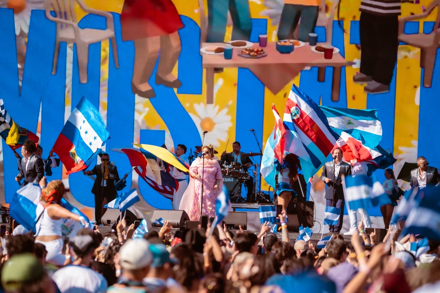 La orquesta salvadoreña de los Hermanos Flores amplía su presencia global después de Coachella 2026