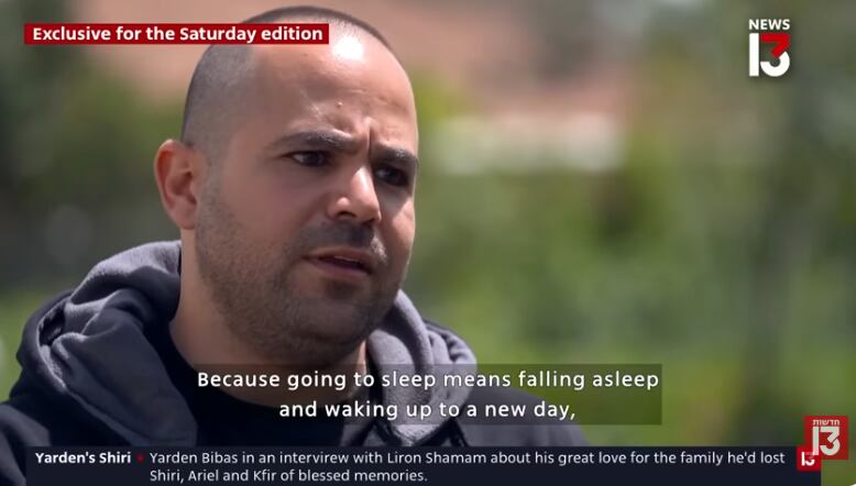 Tras pasar 484 días secuestrado por Hamas, Yarden Bibas dio su primera entrevista. El israelí relató el dolor de haber perdido a su esposa y a sus dos hijos pequeños, quienes fueron asesinados por el grupo terrorista Hamas el 7 de octubre de 2023