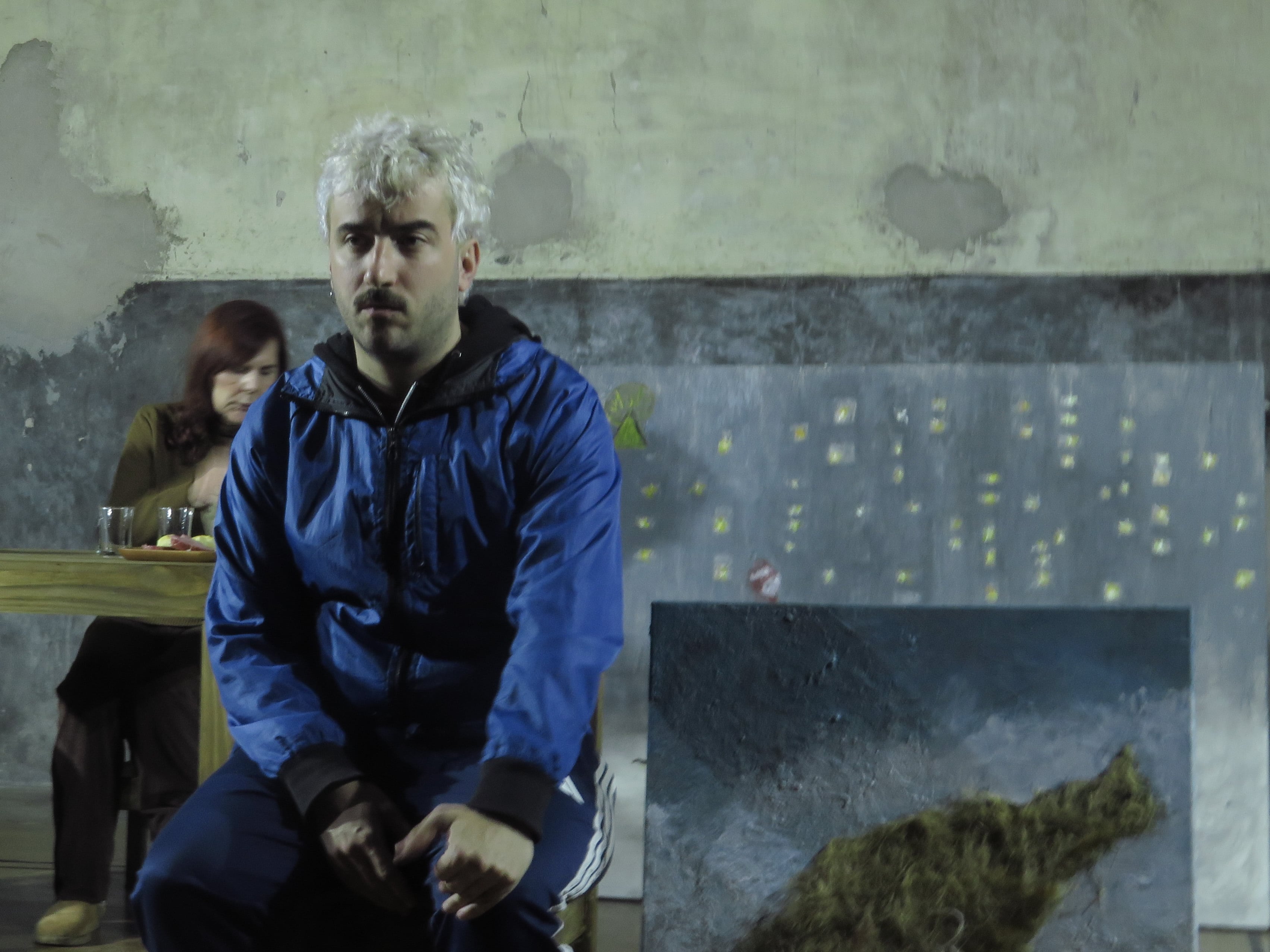 Martín Slipak combina dramaturgia y dirección en Ambiente, aportando una mirada personal y social sobre la crisis de vivienda