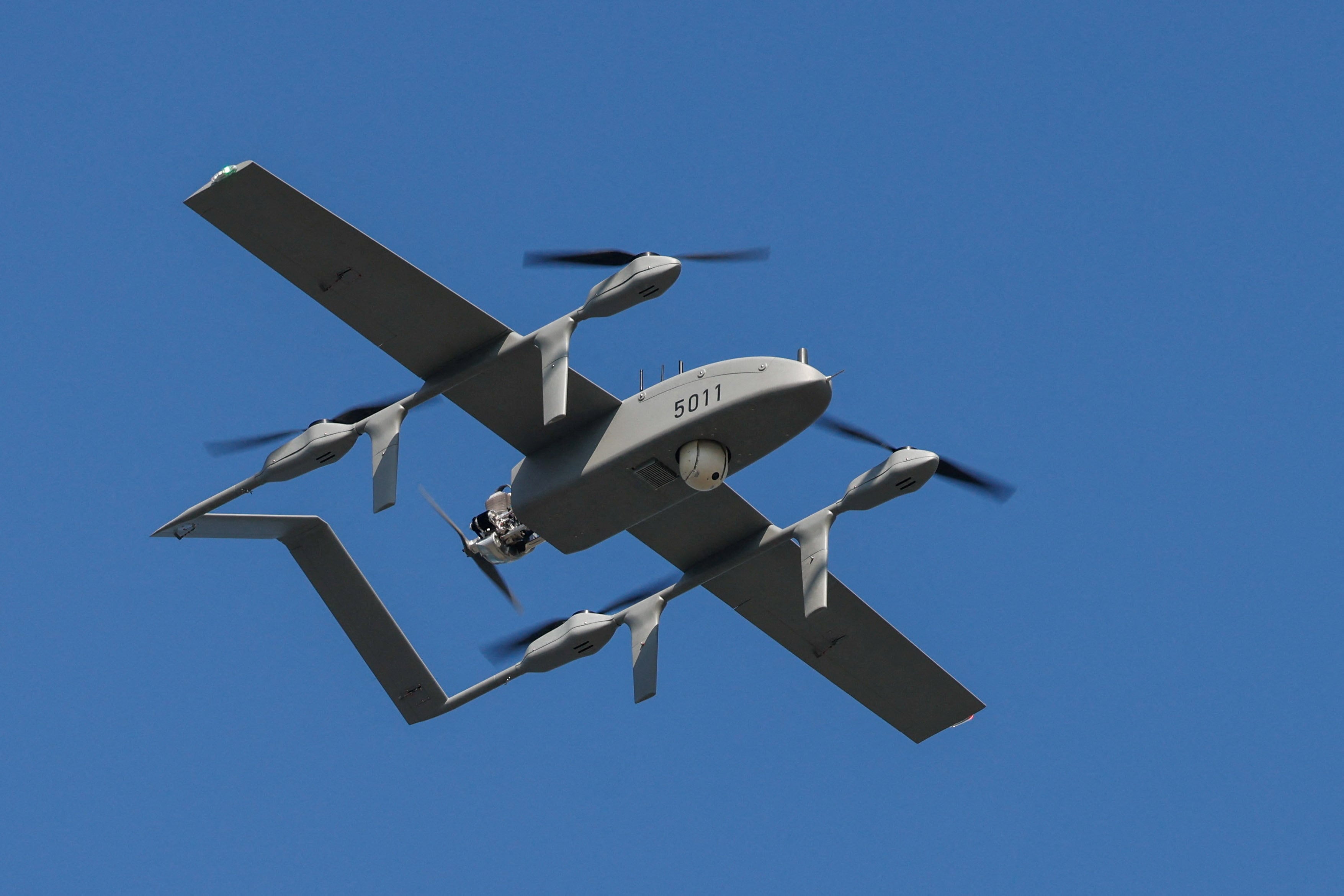 Taiwán quiere ser capaz de producir suficientes drones por sí mismo para repeler un posible ataque de China, que afirma que la isla forma parte de su territorio, e integrarse en las cadenas de suministro mundiales de vehículos aéreos no tripulados, como ya ha hecho con los chips (REUTERS)