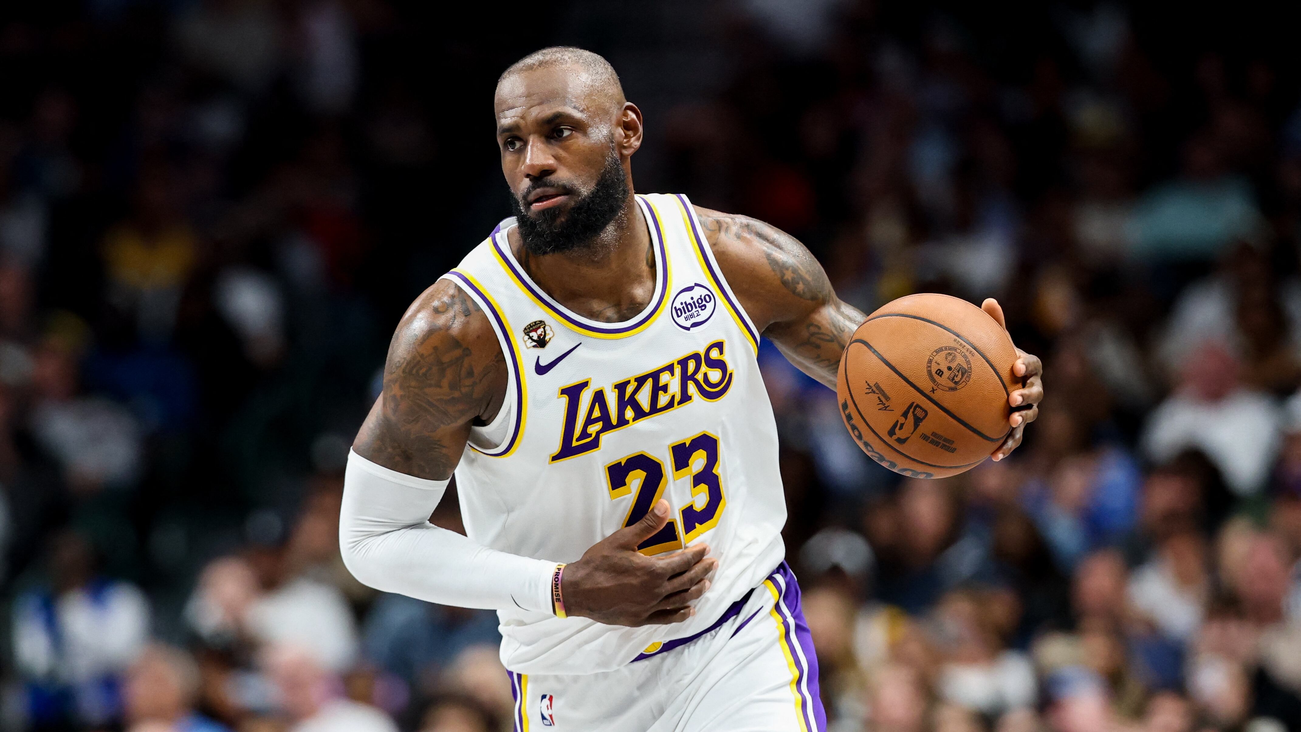 La eliminación de Los Angeles Lakers de los playoffs aumentó las dudas sobre el futuro de LeBron James y el rumbo del equipo angelino (Mandatory Credit: Kevin Jairaj-Imagn Images)