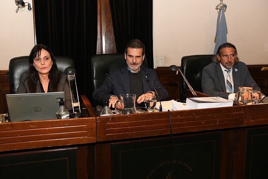 Los jueces Cinthia Oberlander, Adrián Pérez Lance y Juan Manuel Grangeat (Matías Pellón / Fiscales.gob.ar)