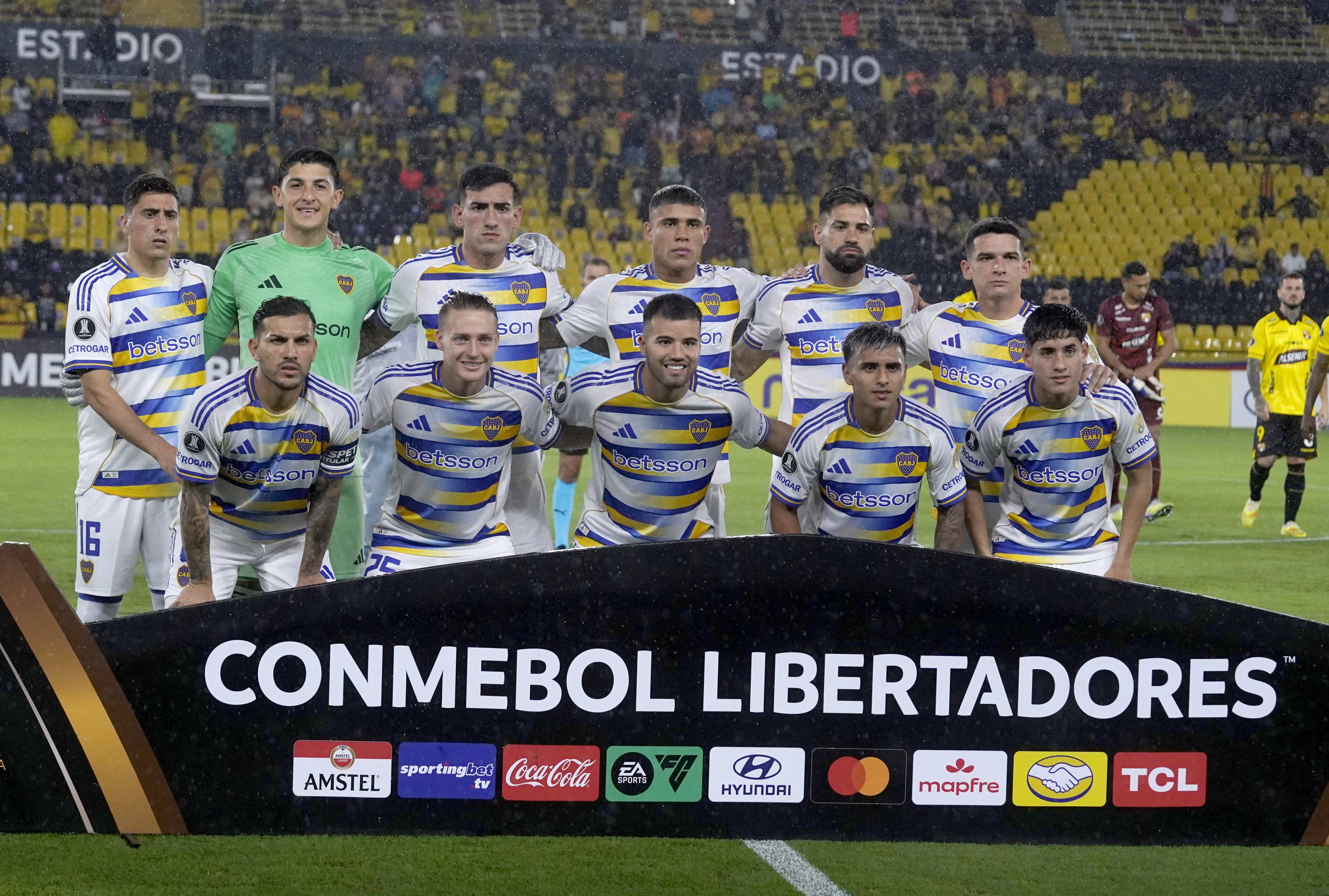 El once de Boca salía de memoria, pero algunos bajos niveles invitan a pensar en cambios (Fotos: César Muñoz/API)