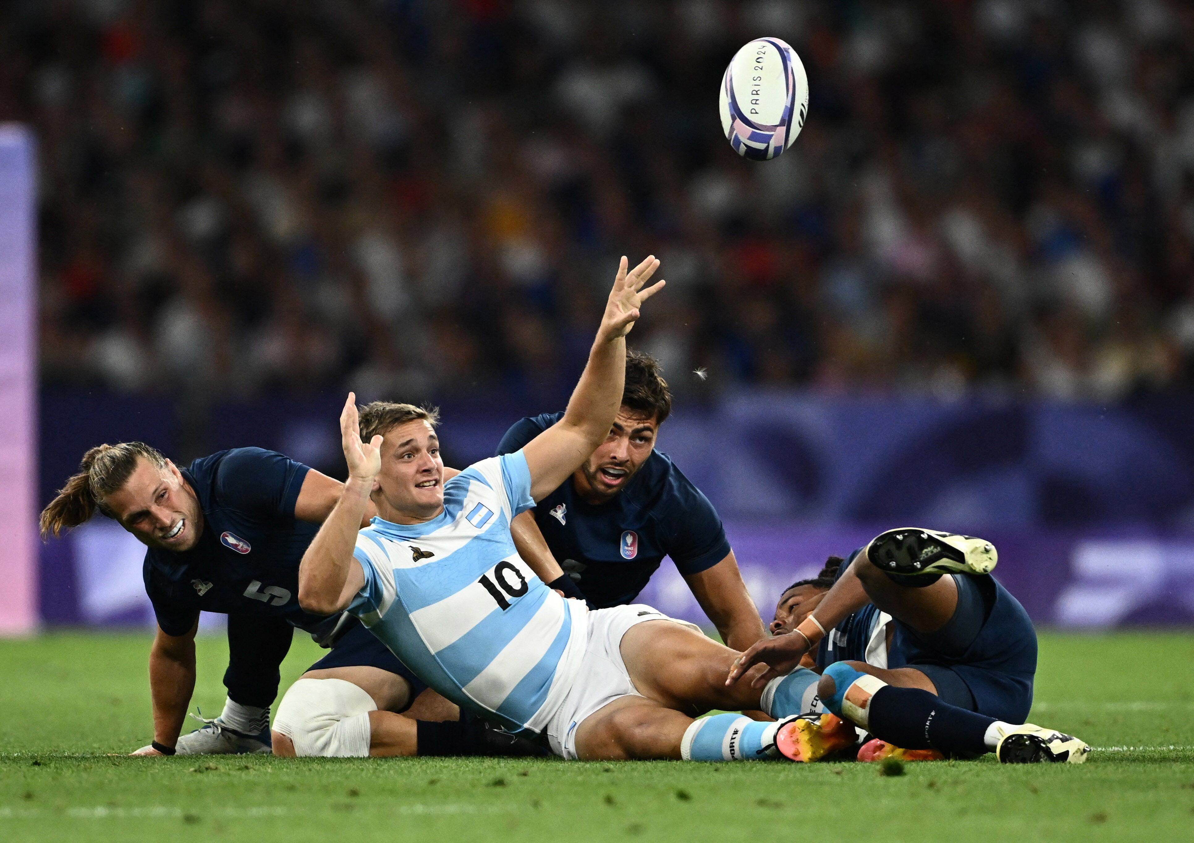 Santiago Mare no será parte del equipo por una lesión en su rodilla derecha (REUTERS/Dylan Martinez)