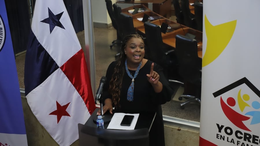 Jaeenne Bynoe, madre de Bodoco Jaramillo, de 14 años, la primera víctima del acoso escolar este año en Panamá.