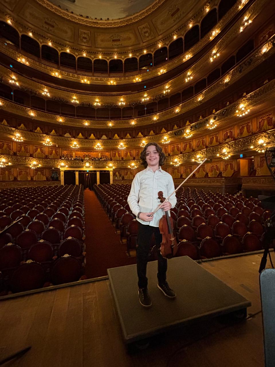 Marcos Carreras, el violinista argentino de 12 años que tocará a Piazzolla en Beijing: “No sé si soy un niño prodigio”