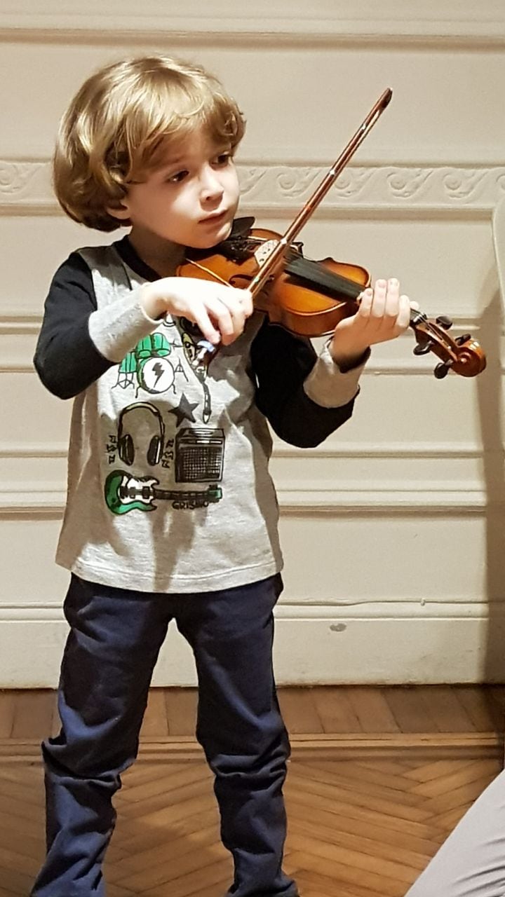 Marcos Carreras a los 5 años, como un violinista precoz