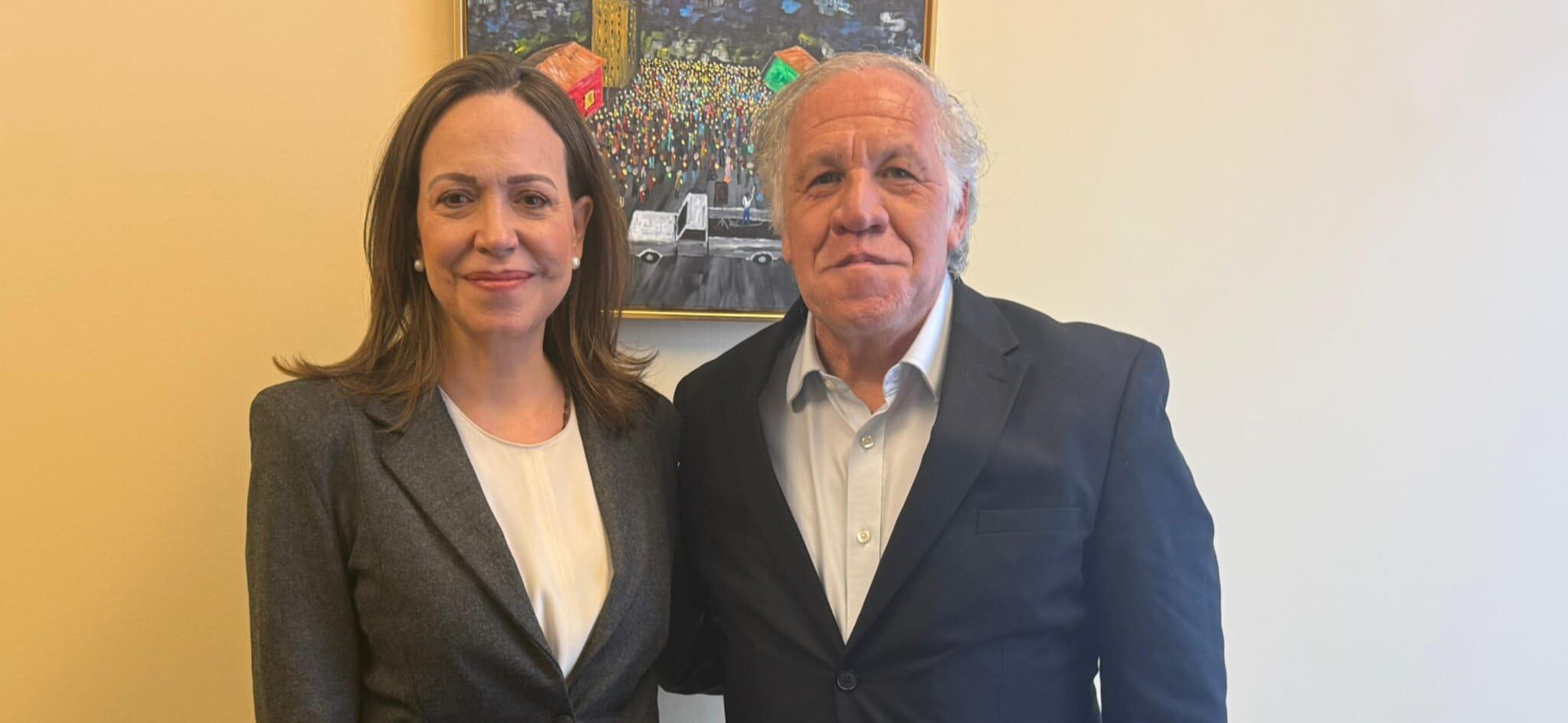 La líder opositora venezolana María Corina Machado y el ex secretario general de la OEA Luis Almagro durante una reunión en Washington centrada en la crisis política, la transición democrática y las tensiones internas de la oposición venezolana