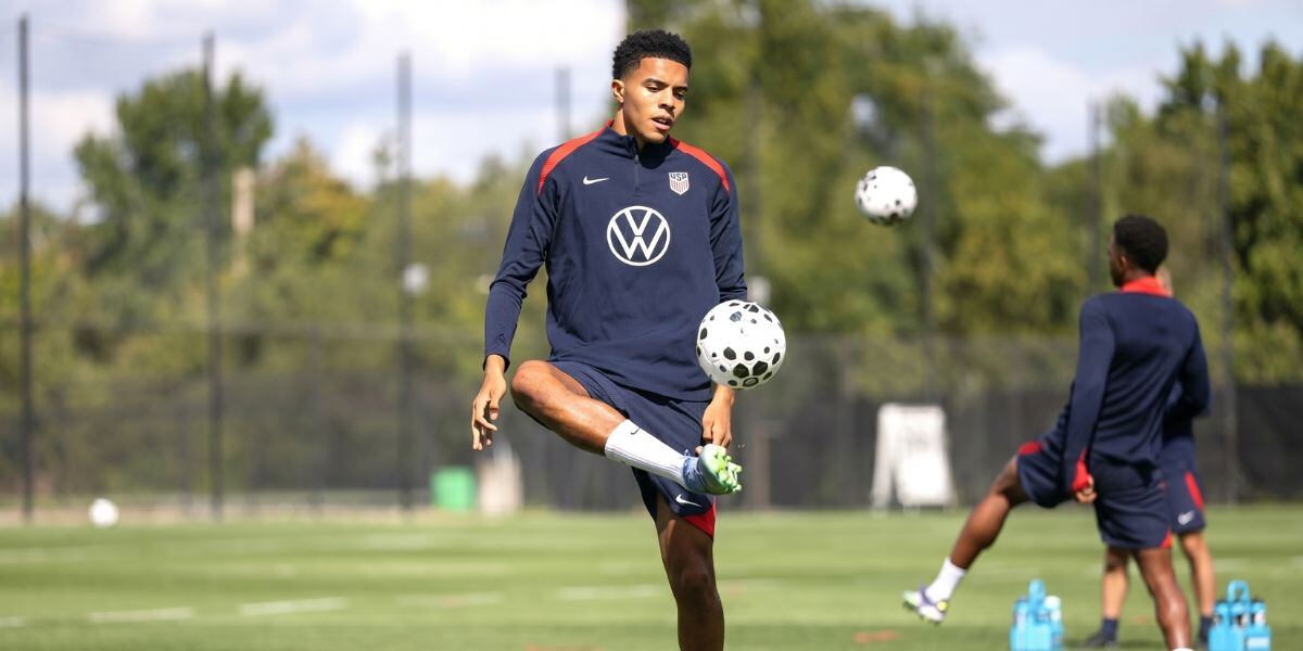 Noahkai Banks se posiciona como posible debutante en el Mundial con la selección de Estados Unidos (Instagram/@noahkaibanks)